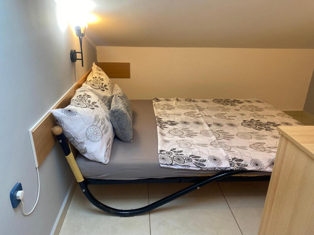 Mare Apartma Pula