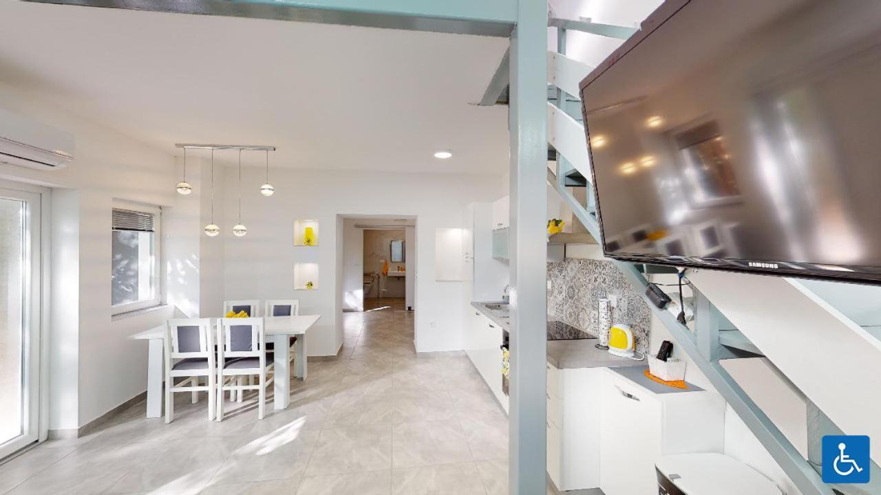 Apartma Mare *