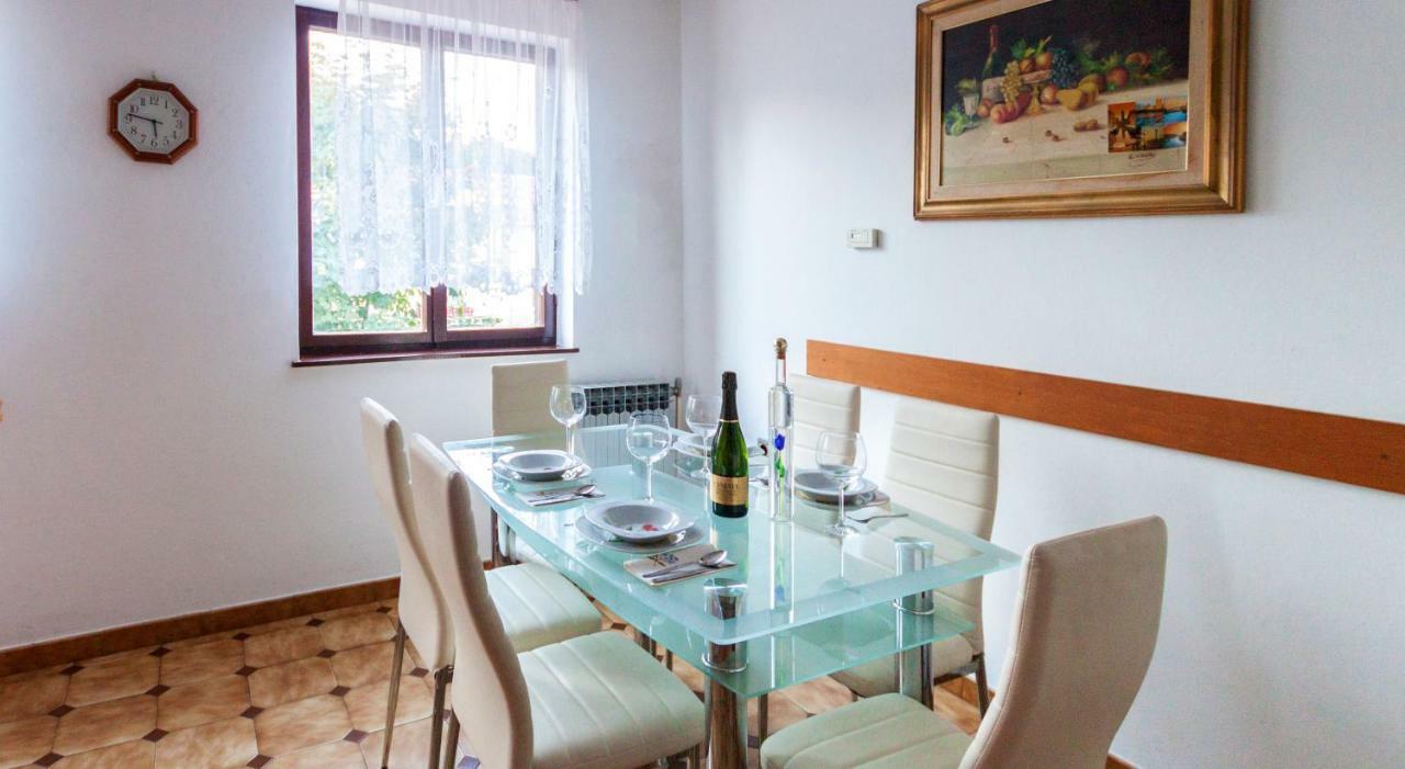 Apartma Mare *